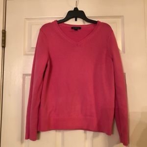 Land’s End V-neck Sweater in pink